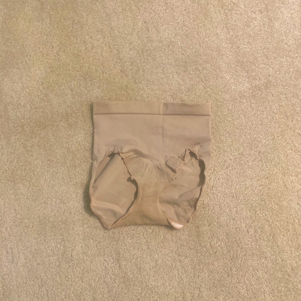 EUC Spanx Shapewear Brief